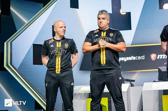 MGLZ战队横扫Aurora荣获2025电竞世界杯CS2冠军